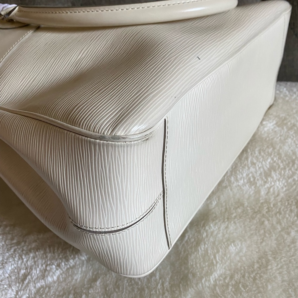 SALE!LOUIS VUITTON Passy EPI GM Ivoire Satchel - Picture 2 of 16